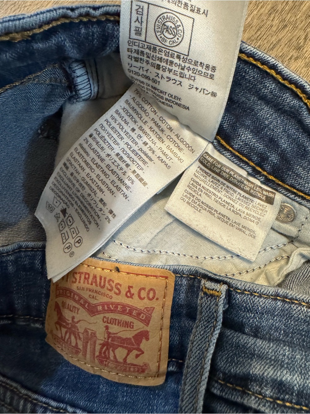 Levi's High Rise Skinny Jeans SZ 31 - Picture 7 of 7